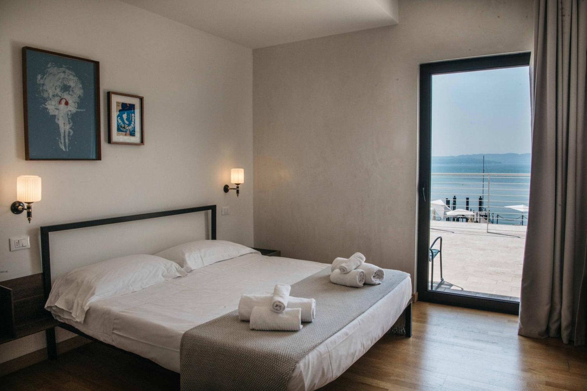Aqva Boutique Hotel (Adults Only) Сирмионе Экстерьер фото